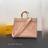 FéI TOTE 托特包“陽光手提袋”簡單字母LOGO設計，琥珀色雙手柄是整個