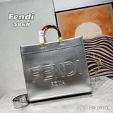 托特包 Sunshine中號皮革手提袋，飾有燙印FENDI ROMA字樣和硬質玳