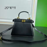 Fendi 最新小貓包PeekaboolseeuPetite它是peekabo