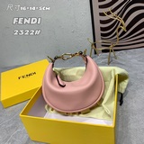 迷你 尺寸Nano Fendigraphy新包，采用爆裂皮紋牛皮，拉鍊開合，飾有