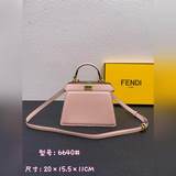 Fendi 最新小貓包PeekaboolseeuPetite它是peeka