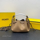 fendi吊床包,帶來既功能多元且又造型醒目的多功能設計，創新的設計，可以作為肩
