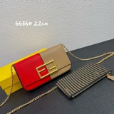 、fendi 幾何圖形小方包簡約款baguette，采用牛皮手搓紋搭配原版定制F