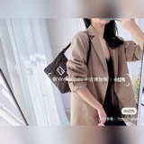 防水料 fendi 中古大號雙蓋頭，超飒的中古老花法棍腋下包，今年腋下包是主流