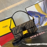 配盒子  fendi Vertigo 夏季膠囊限量系列最新的Baguette 
