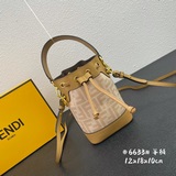.新款mon tresor bag 滿FF 法蘭絨羊水桶包經典水桶包：采用法
