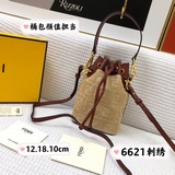 原版品質FD早春新款 布面刺繡水桶包 這一款顔值沒話說 經典雙F就像行走