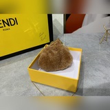 羊羔毛出貨咯 全網最新FD.First來啦 軟軟糯糯，Q版夾子包，Q萌Q萌的，萌