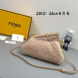 羊羔毛小號，全新fendi First來了！設計師Kim Jones主導下，