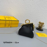 原版羊皮，全網最新fendi First羊皮 迷你小愛口紅包！設計師Kim 