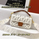 FD：原版貨BAGUETTE刺繡帆布手袋标志性Baguette手袋，帆布材質，