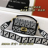 FD：原版貨 BAGUETTE刺繡FF牛皮手袋Iconic Baguette中