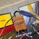【原版皮高品質】 FENDI官網最新sunshine mini tote搭配一身
