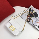 芬迪 2224#小號 全羊皮翻蓋斜挎手提包，羊皮壓印全身 F設計，搭配可拆卸鍊條