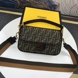 [強]最新款全新Fendi Roma Amor耀目登場、當意大利文化宮的拱門被彩