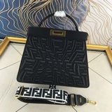 [強][呲牙][呲牙]最款岀貨 NEW————Fendi 攜手紐約當代藝術家 