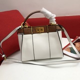 新款 FENDI  Peekaboo lconlc 摩登的拼接潮流 頭層油蠟牛皮