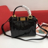 新款 FENDI  Peekaboo lconlc 摩登的拼接潮流 頭層油蠟牛皮