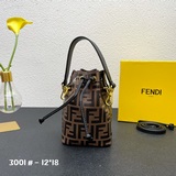 原版配盒子，Fend 小水桶包來囖，受衆多明星喜愛、網紅主播青睐！芬迪/fen
