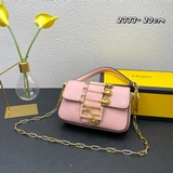 Fendi /Versace聯名款合作款閃亮登場！雲朵牛皮手感柔軟、皮質細膩！