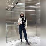 . Fendi Roma膠囊系列雙色印花Mon Tresor小號水桶包，飾以黑