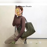原版fendi vintage 老花購物袋大Logo的中古版型向來都是百看不厭