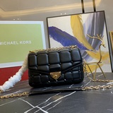 【配禮盒】  mk新款，牛皮棱格搭配本色釘更上檔次！小巧可愛  鮮豔顔色夏天色不