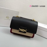 MK新品來襲，牛皮配原版五金材質，配禮品，經典精品，大衆又大氣，永不過時，又實用