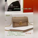 MK秋冬季節新品來襲，經典精品，大衆又大氣，永不過時，又實用，完美手工，很适合高