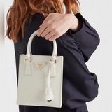 專櫃高品質普拉達《PRADA》 升級版Saffiano粗十字紋牛皮 托特包1BA