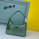Prada 2023新款閃閃水鑽Hobo包 哇咔咔！整個包都是閃鑽鑲嵌成的水鑽P