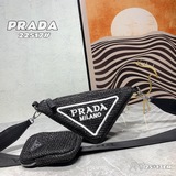Prada 2023 春夏新款 Raffia 拉菲草三角包這個三角包 有沒有很