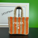 Prad*新款镂空草編tote！ 拉菲草 ～ 出貨滿滿的藝術氣息～拉菲草編織非常