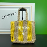 Prad*新款镂空草編tote！ 拉菲草 ～ 出貨滿滿的藝術氣息～拉菲草編織非常