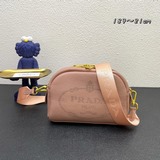 專櫃高品質頭層自然摔新款Prada.2023爆款Brique相機包來襲 頭層牛皮