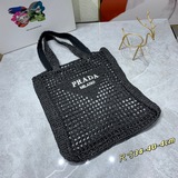 Prad*新款編織镂空包～這個夏天不能沒有PRA，高級又時髦獨精緻的編織購物袋