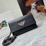 普拉達翻蓋單肩斜挎包，手包，型號2121。2023夏季新款時尚女包單肩包 條紋肩