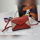 Prada/普拉達蓋頭包款號：2125#，原版手掌紋牛皮.順滑油邊，精緻做工，