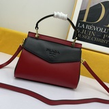 Prada/普拉達蓋頭包款號：2113#，原版手掌紋牛皮.順滑油邊，精緻做工，