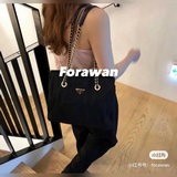 一眼就愛上的普拉達中古尼龍降落傘包鍊條包04A# 單單看樣式不用我說就很有高