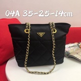 一眼就愛上的普拉達中古尼龍降落傘包鍊條包04A# 單單看樣式不用我說就很有高