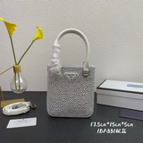 Prad 迷你托特包1BA331,通體仿水晶裝飾，釆用Duchesse面料打造，