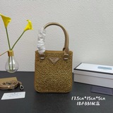 Prad 迷你托特包1BA331,通體仿水晶裝飾，釆用Duchesse面料打造，