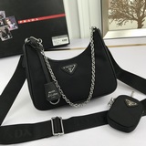 【頂級品質】P家三合一hobo包，型號1BH204，原廠五金及降落傘布料， 尺寸