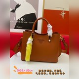 普拉達 5002#熱火朝天的火爆 氣場王 百搭王 一百萬年都不過時   手提，斜