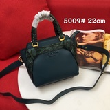 （PRADA）新款5009 意大利制造”設計精湛[偷笑]打造沉穩架勢，經典的版型