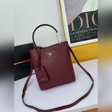 66139# Prada Double Saffiano皮革手袋 采用意大利進