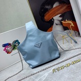 配盒子Prada洋氣單品 菜籃子包 這個系列将是Prada接下來一整季的主打款式