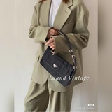 Prada新品腋下包長長的很有特點！腋下背很好看！不挑衣服 尺寸26*1