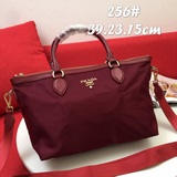 PRADA 肩背手提斜挎包，進口防水布 尺寸：39x23x15cm重金打版